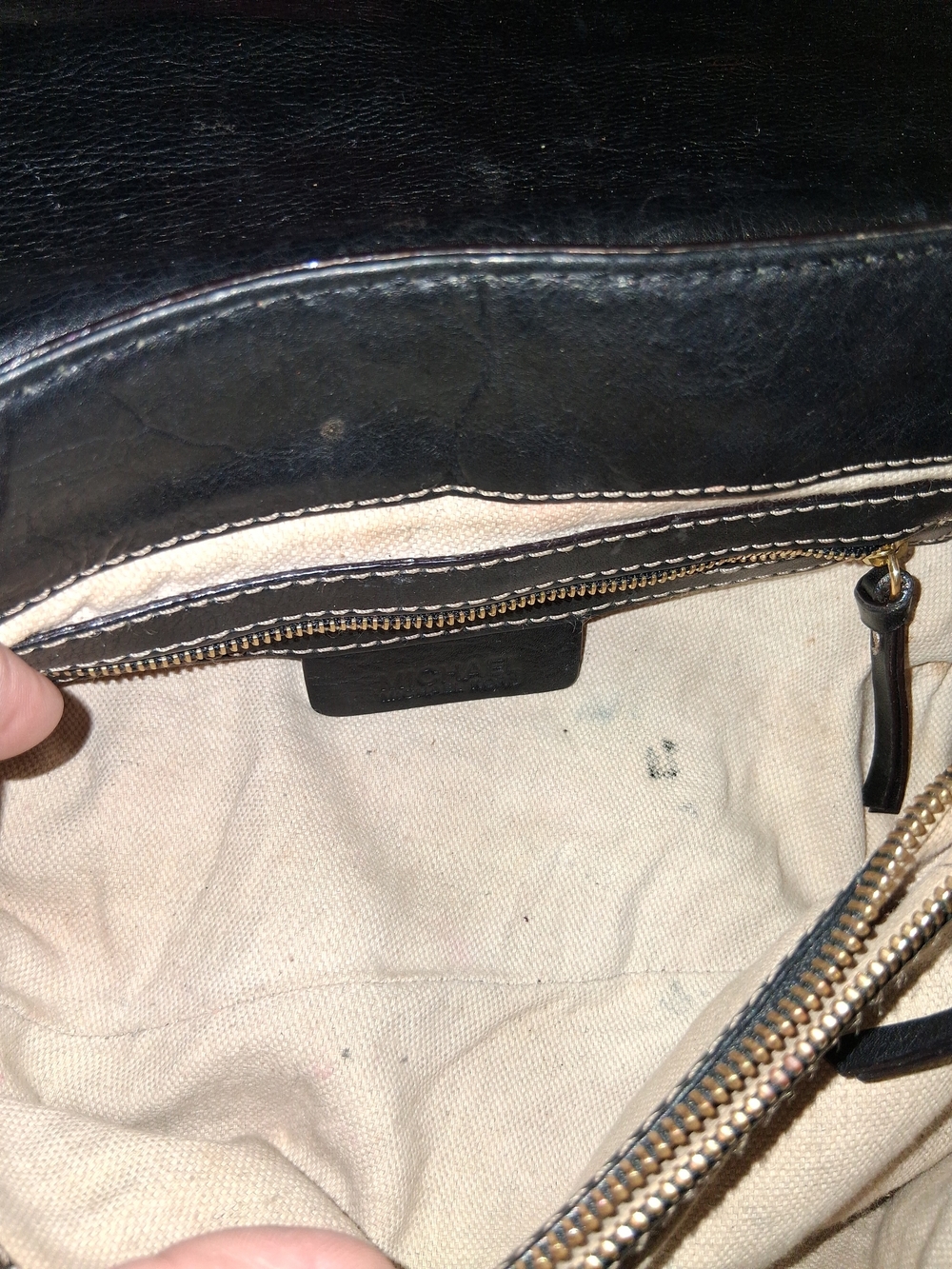 Michael Kors Black Leather Shoulder Bag with Gold Hardware - Picture 5 of 7